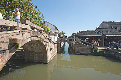 打扑克差差差：牌影疾驰，赛道上的心理竞速博弈-1