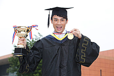 修修漫画免费登录页面在线阅读下拉：像素竞速新作今日上线，漫画叙事驱动多重赛道狂飙