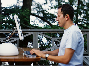 脱了老师裙子猛烈进入:极速狂飙,深度改装,硬核赛车新体验震撼来袭-1