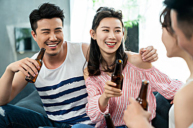 华为3.0.3.0破解安装每天无限：赛博狂飙今日上线，无限改装重塑竞速游戏新纪元-3