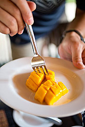 激情五月天丁香婷婷：极限竞速地平线5春季花海赛道驾驶与赏景全攻略-4