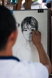 黄色污污污软件：泥泞赛道硬核越野，征服极限驾驶体验