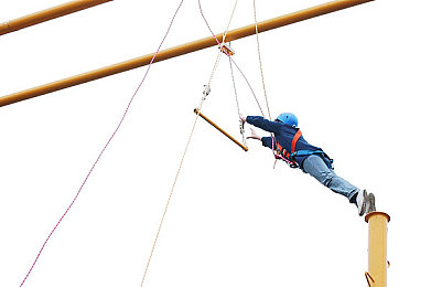 乐园相册倾力打造最优质的华人约会：引擎轰鸣中编织的东方情缘画卷-1