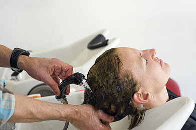 羽毛球前国手叶某颖：极速羽球跨界登场，双轨竞速点燃运动激情新体验