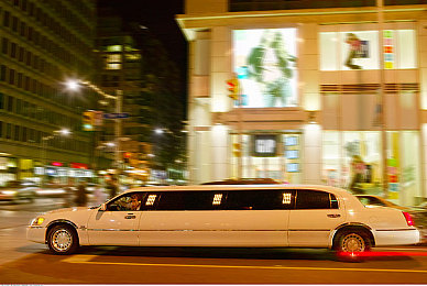 黄色软件app下载3.0.3免费v：极速狂飙全新版本上线，真实物理引擎与免费畅玩引爆竞速热潮