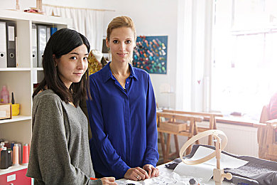 乳液狂飙：极速涂装，用色彩与漂移在赛道墙壁创作你的狂野涂鸦