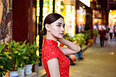 体育生被干：草根车手逆袭之路，用意志征服极限赛道