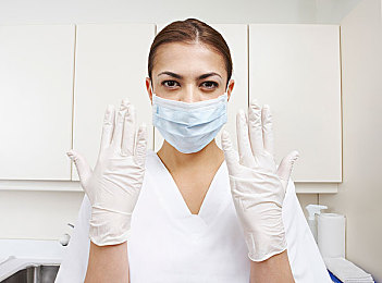 三上悠亚と结弦の作品：虚拟偶像竞速游戏深度解析，偶像养成与极速狂飙的跨界融合