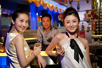 把香蕉 伸进桃子：果胶隧道中的弹性竞速艺术-2