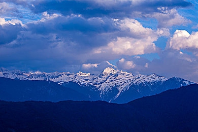 不良网站正能量：极限车手暗网狂飙，在赛博都市以速度追寻正义之光-2