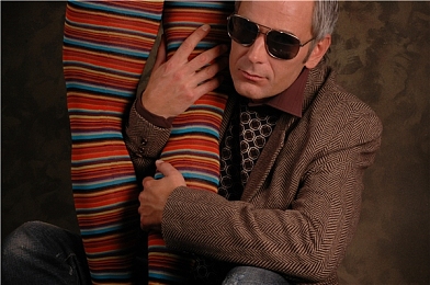 色鬼APP：霓虹幻影，极速涂鸦与地下狂飙的赛博世界