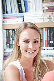 男女打扑克差差差差：幻影对决战术揭秘，不同思维如何主宰卡牌战场-1