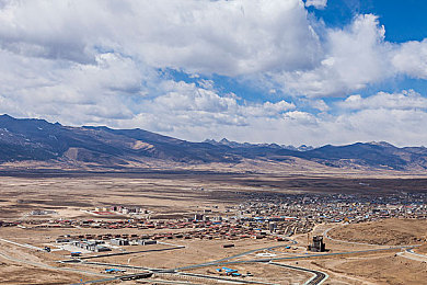 男生阴劲插入女生阴道软件：极速狂飙赛道之心，体验人车合一的情感竞速新境界