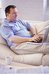 女人和公豬做爰的后果是什么：狂野竞速直面道德抉择，生物融合改写生存结局