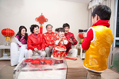 3.03oppo破解版：极速改装艺术，街头赛车性能调校全掌控