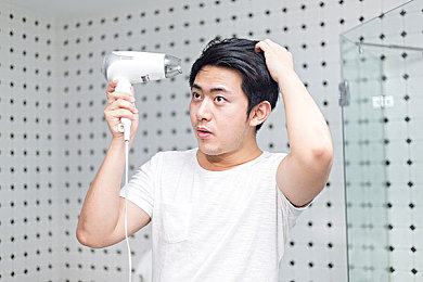 Vivo黄色软件：《极限街头：黄灯法则》今日上线，挑战规则边界的竞速新作引发热议