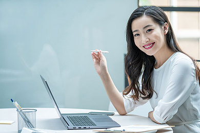 OPPO黄色软件免费：极速幻影深度攻略，黄金漂移与氮气连喷技巧全解析-2