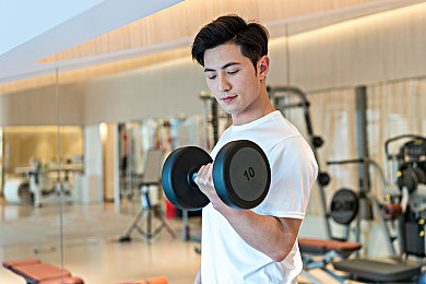 黄色软件免费下载无毒版3.0.0：极速狂飙新纪元，街头竞速风暴震撼登场