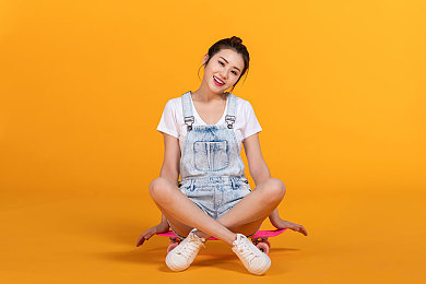 农村野外性BBw：《荒野乡村》深度评测，硬核驾驶与生存建造如何重塑开放世界体验