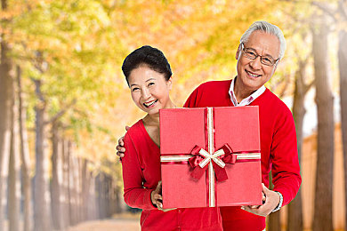 18岁禁用app：虚幻引擎5打造，硬核街头赛车新作今日上线，真实驾驶物理与成人叙事引热议