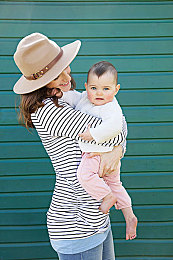 糟老头至尊版2.5.2下载：白发车神与末日战车的无尽公路生存记