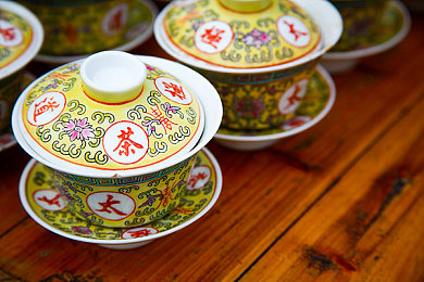 十大黄软件：极速工坊，机械美学与数字自由的竞速新纪元