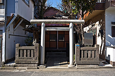 国产Av剧情：沉浸驾驶新作今日上线，公路叙事开启国产游戏新篇章-2