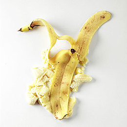 奶头直播:极速幻影引爆直播热潮,硬核赛车如何靠娱乐化破圈-2