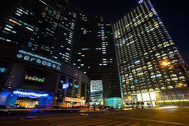 下载3.0.3每天无限免费：地平线新版本上线，每日免费领豪车畅游开放世界