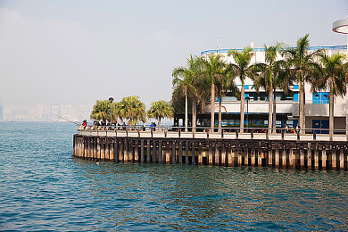 操比APP:硬核赛车模拟新作今日上线,全球赛道动态天气系统重塑竞速体验-2