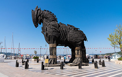 色多多s：霓虹光谱，疾驰调色盘的竞速盛宴-2