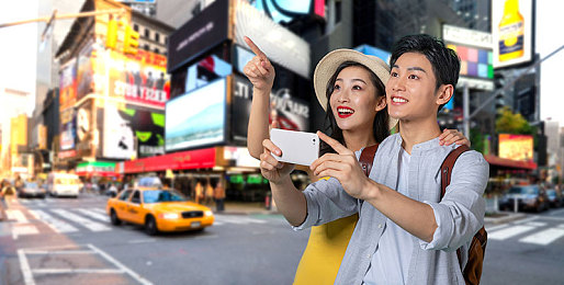 女同学的脚奴：霓虹轨迹的校园竞速，精准追随的改装艺术