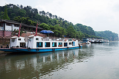 里番ace:霓虹都市飙车王,硬核改装与漂移技巧全攻略-2