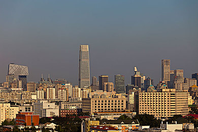 与亲妺洗澡时伦了h：尘封洗车房暗藏家族秘辛，兄妹携手揭开竞速遗产真相-3