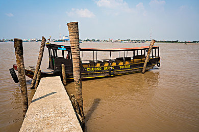 男生的困困放在女生的困：极速征程与港湾暖灯，方向盘后的生活诗篇