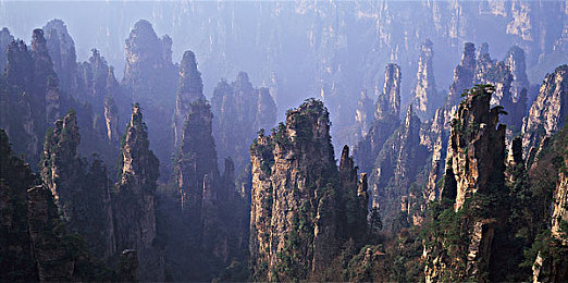 色6969：霓虹都市疾驰，破解色彩代码的竞速解谜之旅