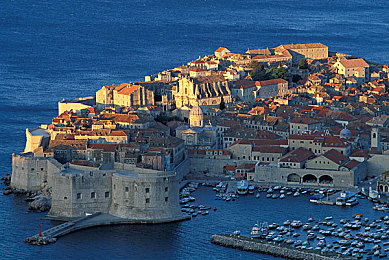 17网曝:内部测试数据意外泄露,揭秘赛车游戏革命性物理引擎与开放世界设计-2