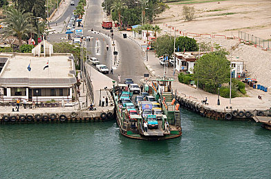 404十大禁止软件：代码追缉令，赛博都市的非法竞速生存游戏-1