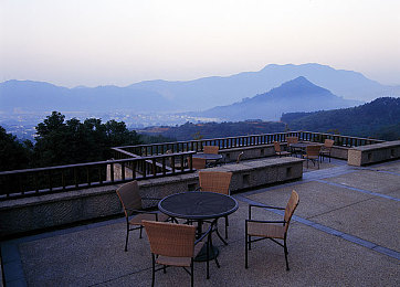 女超人麦乐迪满天星版本：超级英雄竞速新纪元，星能跑车驰骋开放世界今日上线