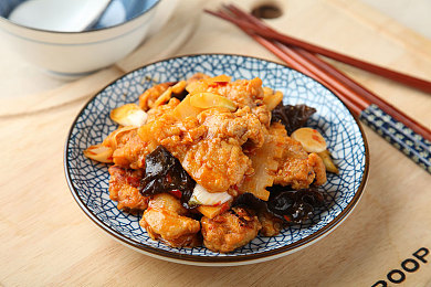 十大禁止安装应用入口在哪里安装：暗网边缘的极速诱惑，赛博车手的隐秘抉择与伦理飞驰