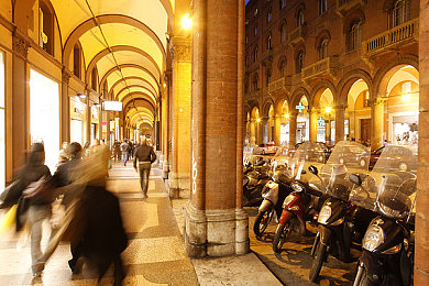 极端 残忍 拳头交：狂怒飙客降临，以钢铁战车与生存意志撕裂赛道-2