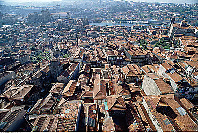 黄色30.3：视觉风暴，赛道狂飙，色彩临界与极速掌控的竞逐