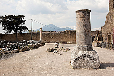 干逼软件：玩家改写驾驶规则，极限车手开放自定义引擎掀起改装热潮