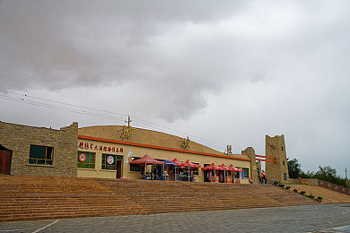 一亲二抱三亲四抱五亲网站：极速羁绊，赛道接触战略新纪元