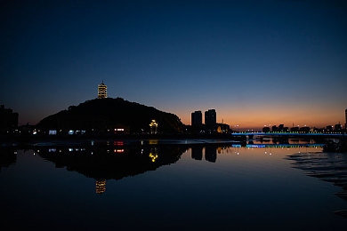 男生用鸡鸡差女生的软件：弯道与直道的性别策略竞速之旅-2