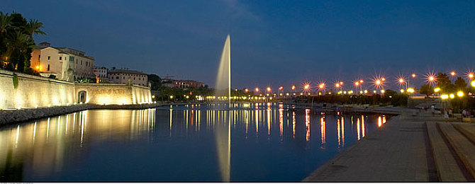 男人小鸡鸡戳女生APP：极速穿刺驾驶艺术解析，精准操控决胜毫秒之间-1