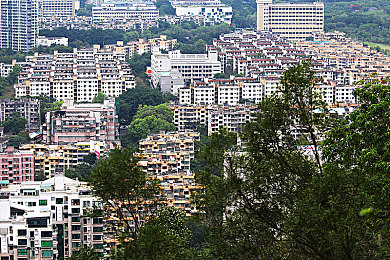 男生把香蕉插进女生的桃子：水果竞速全新赛季开启，技能对决引爆赛道狂欢