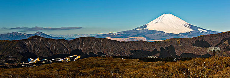 童帝结弦作品大全：冰上艺术竞速新作今日发售，奇幻赛道演绎速度美学