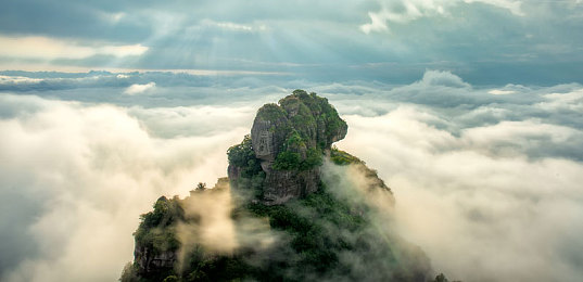 色tV:霓虹赛道疾驰,切换色彩破解视觉竞速谜题-2