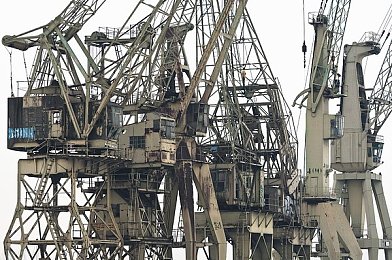 卡在洗衣机女孩麻豆：旋转滚筒中的时尚求生，家用电器喜剧大冒险